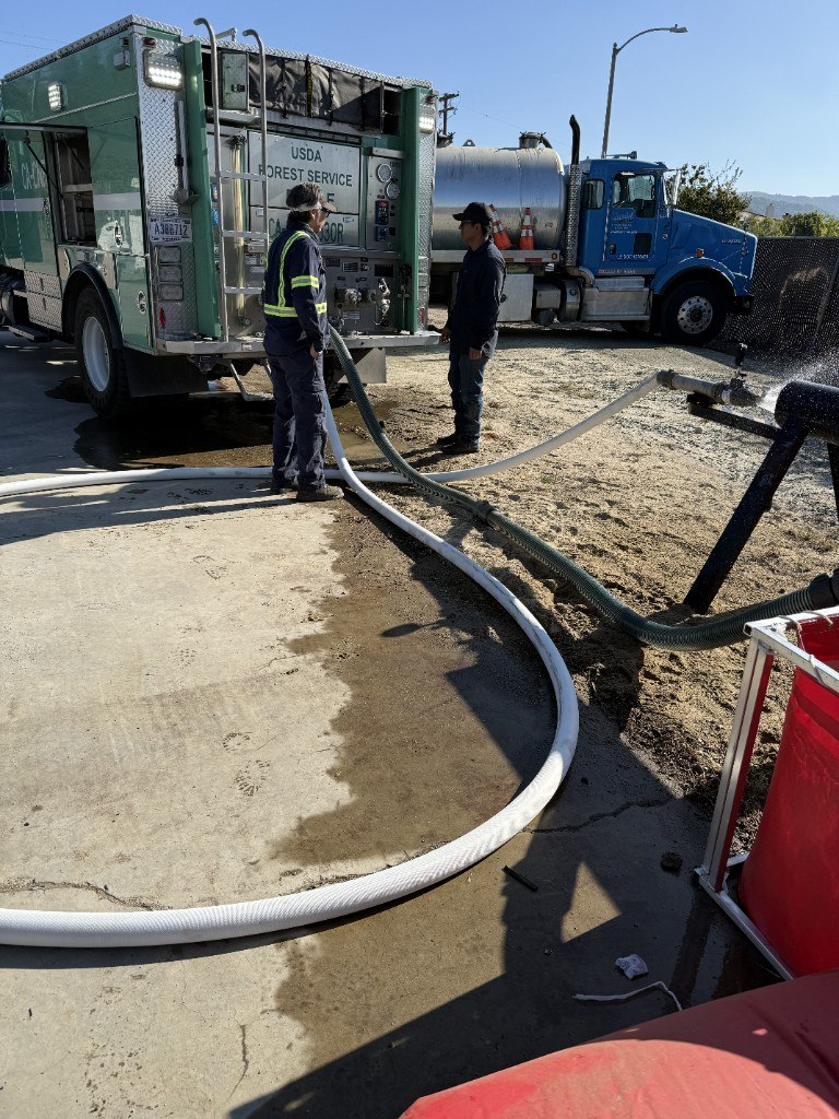 Field crew operating fleet service equipment